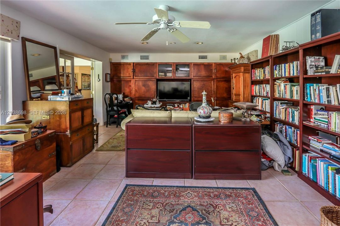 For Sale: $1,149,000 (3 beds, 2 baths, 1908 Square Feet)
