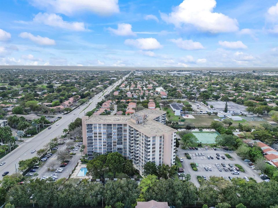 10777 W Sample Rd u701_004