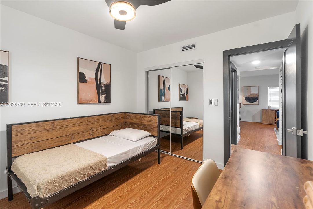 В аренду: $3,300 (3 спален, 2 ванн, 1130 Квадратных фут)