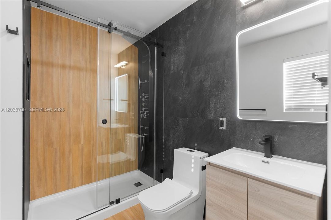 В аренду: $3,300 (3 спален, 2 ванн, 1130 Квадратных фут)