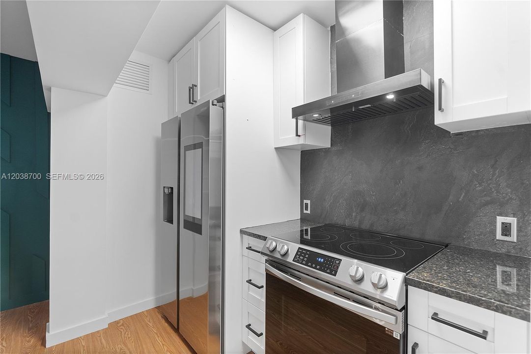 В аренду: $3,300 (3 спален, 2 ванн, 1130 Квадратных фут)