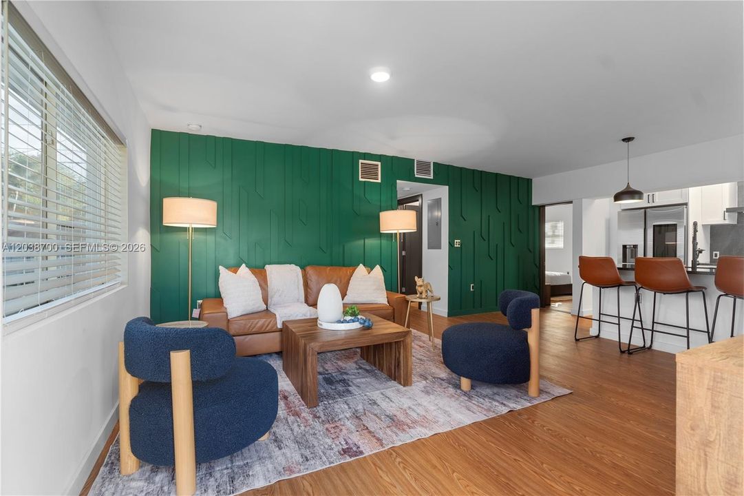 В аренду: $3,300 (3 спален, 2 ванн, 1130 Квадратных фут)