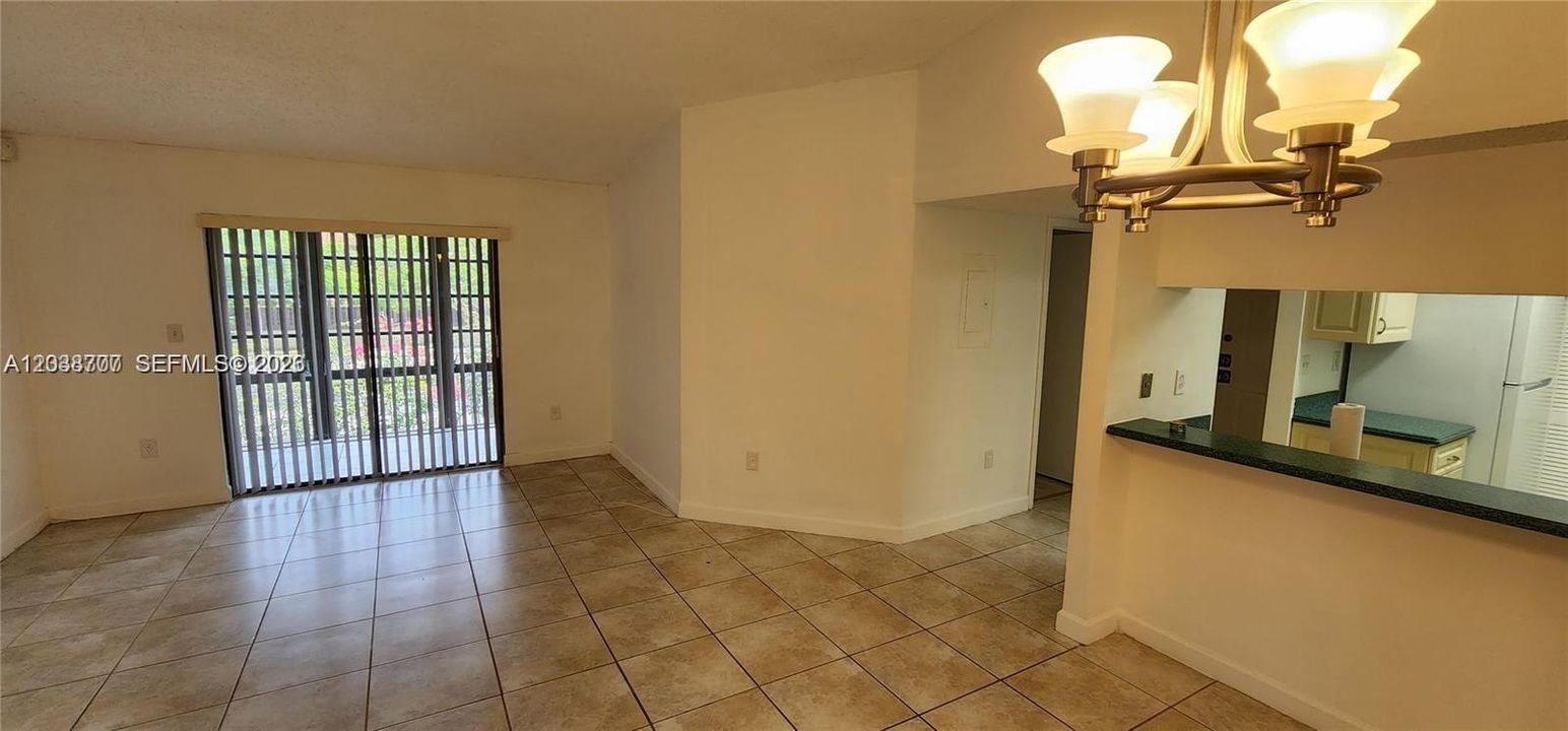 В аренду: $2,250 (2 спален, 2 ванн, 907 Квадратных фут)