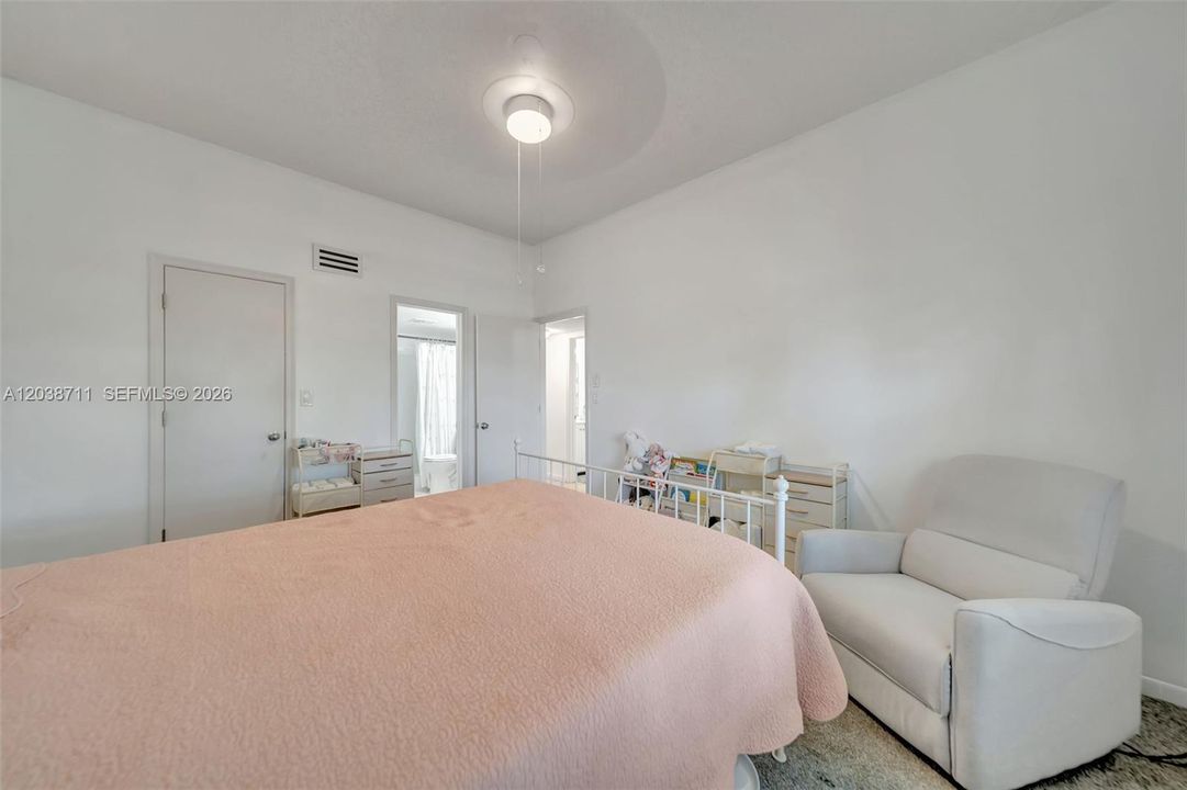 For Sale: $219,990 (2 beds, 2 baths, 1011 Square Feet)