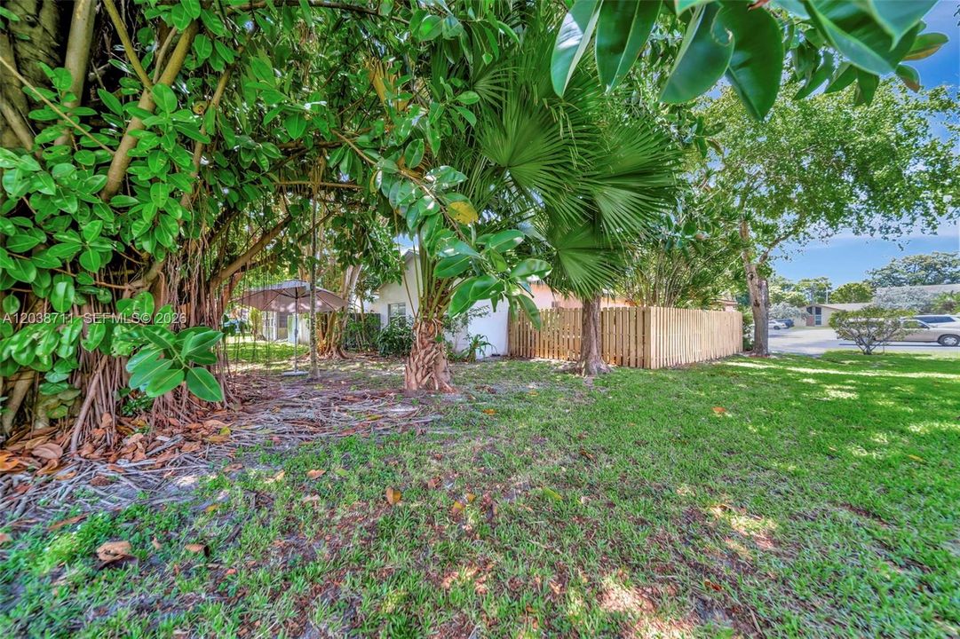 For Sale: $219,990 (2 beds, 2 baths, 1011 Square Feet)
