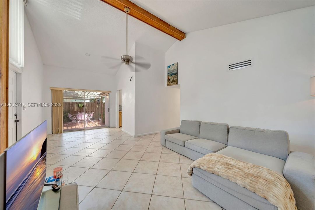 For Sale: $219,990 (2 beds, 2 baths, 1011 Square Feet)