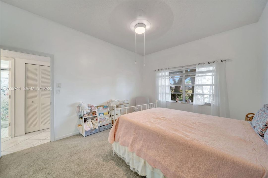For Sale: $219,990 (2 beds, 2 baths, 1011 Square Feet)