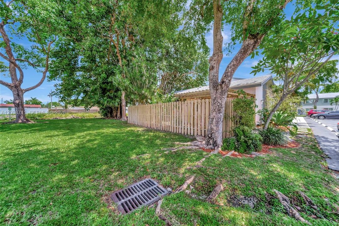 For Sale: $219,990 (2 beds, 2 baths, 1011 Square Feet)