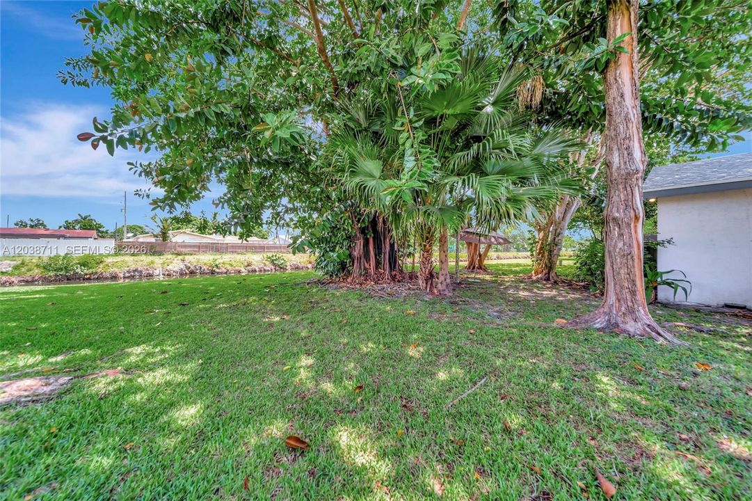 For Sale: $219,990 (2 beds, 2 baths, 1011 Square Feet)