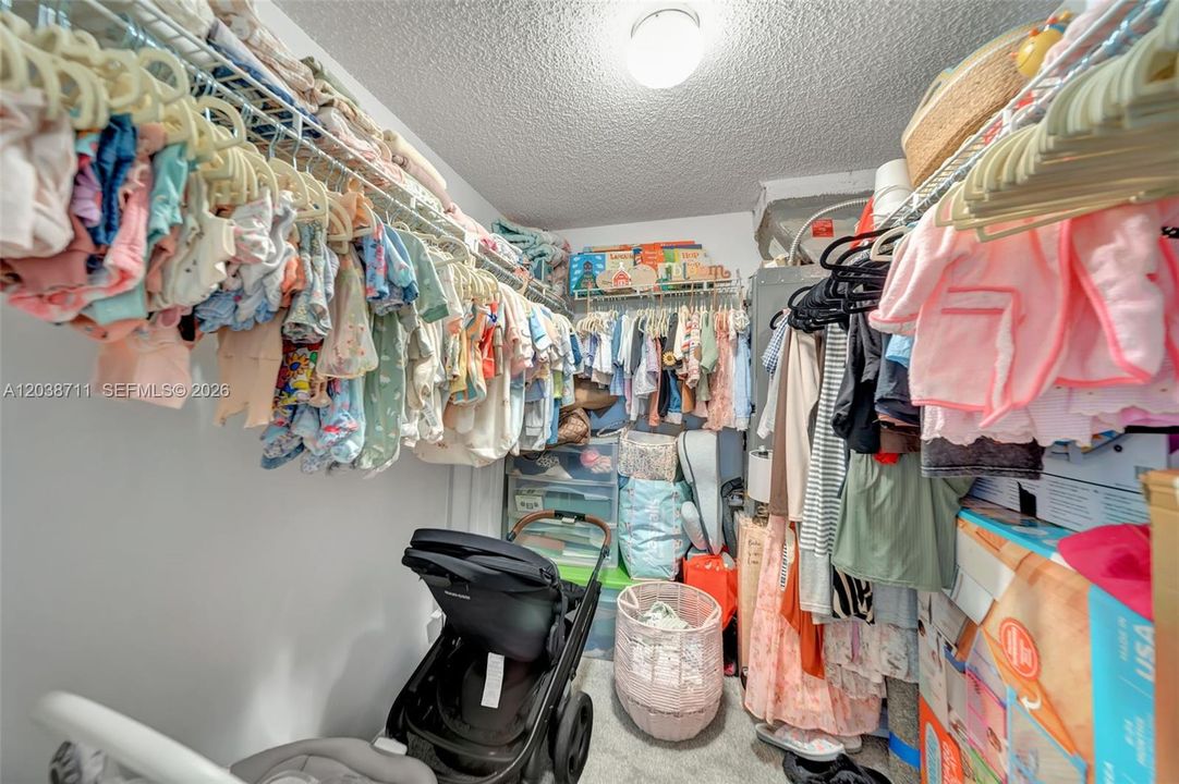 For Sale: $219,990 (2 beds, 2 baths, 1011 Square Feet)