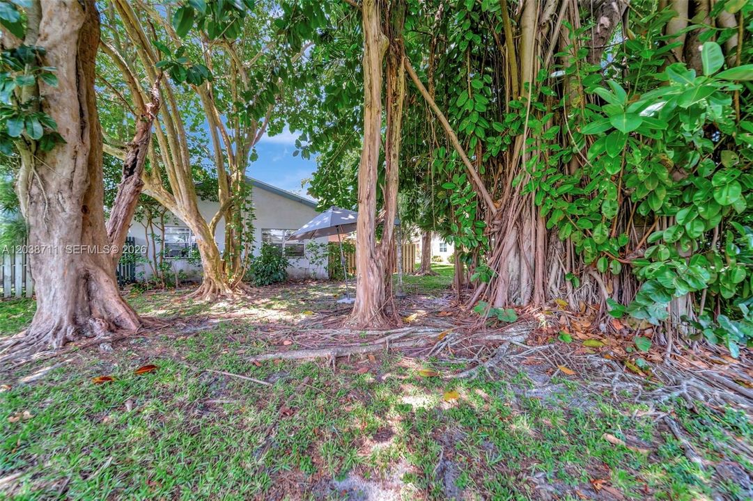 For Sale: $219,990 (2 beds, 2 baths, 1011 Square Feet)