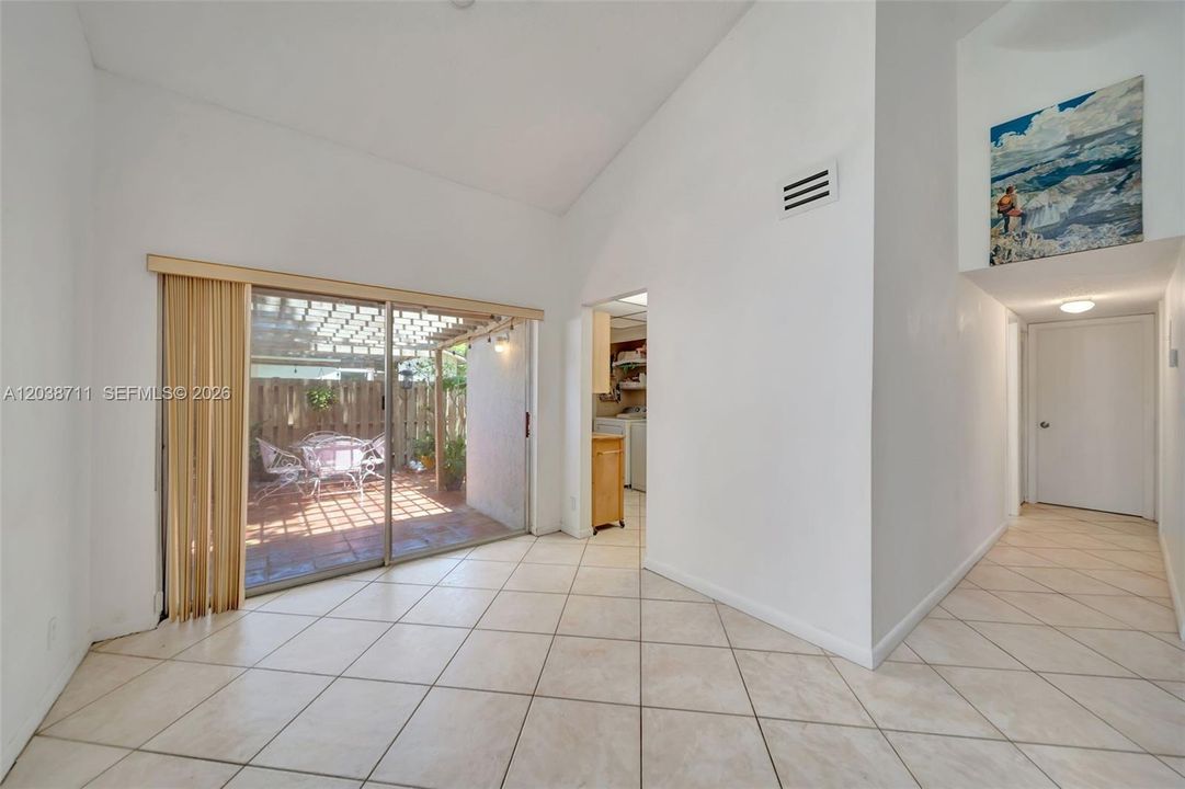 For Sale: $219,990 (2 beds, 2 baths, 1011 Square Feet)