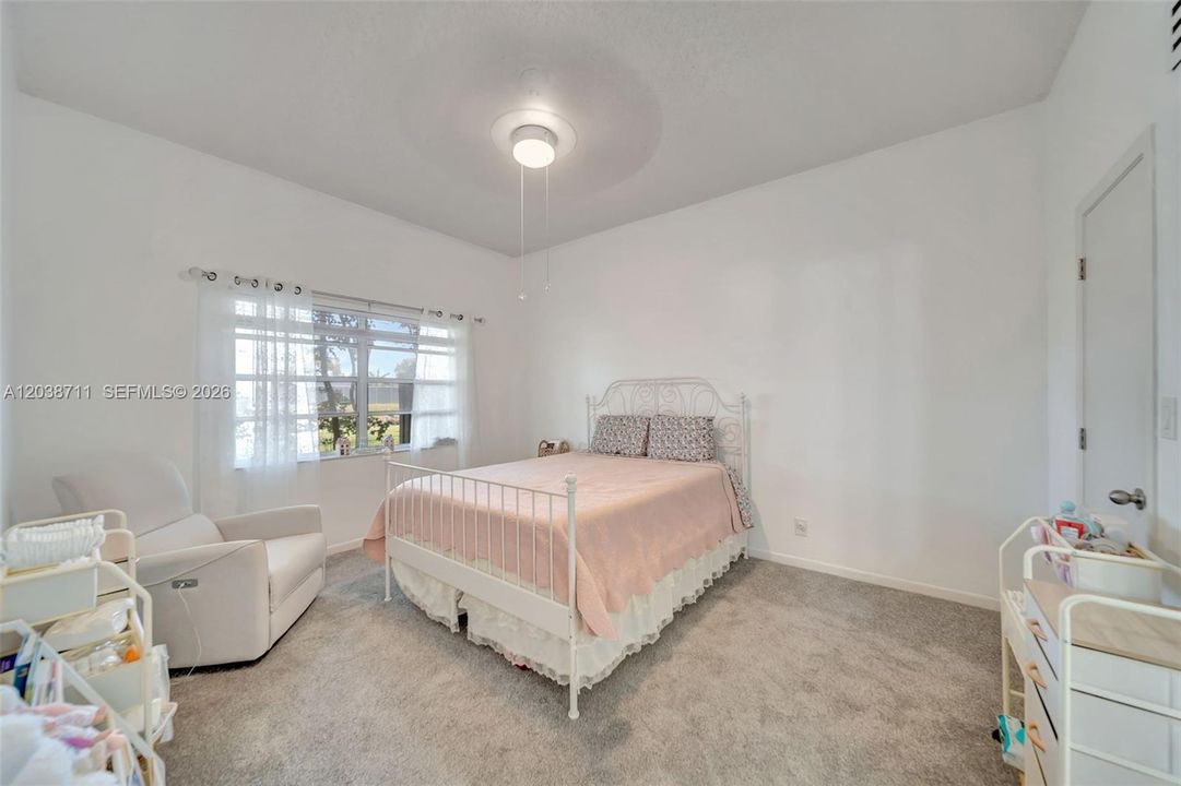 For Sale: $219,990 (2 beds, 2 baths, 1011 Square Feet)