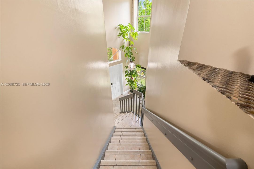 На продажу: $569,000 (3 спален, 2 ванн, 1886 Квадратных фут)