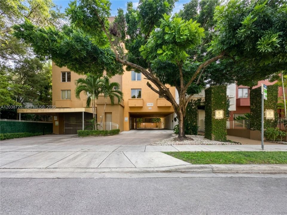 En Venta: $307,000 (0 camas, 1 baños, 482 Pies cuadrados)