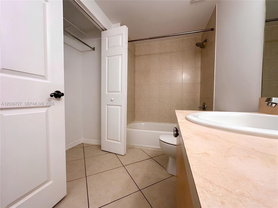 En Venta: $307,000 (0 camas, 1 baños, 482 Pies cuadrados)
