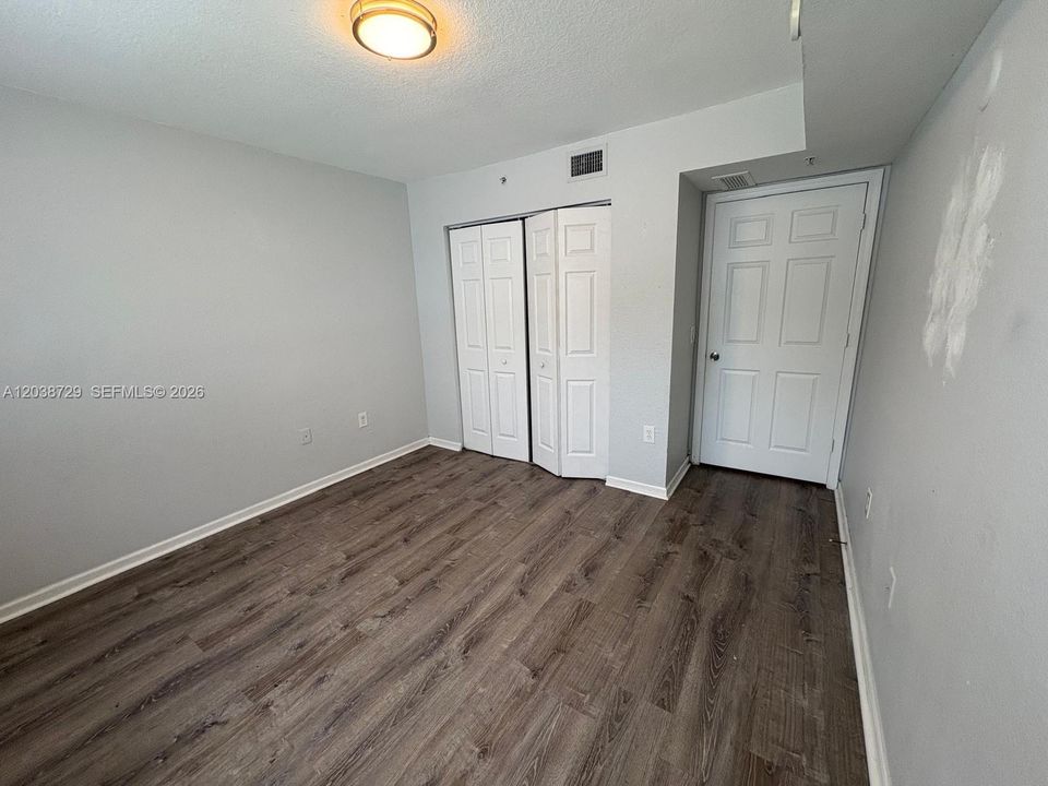 En Renta: $1,950 (2 camas, 2 baños, 900 Pies cuadrados)