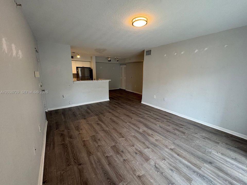 En Renta: $1,950 (2 camas, 2 baños, 900 Pies cuadrados)