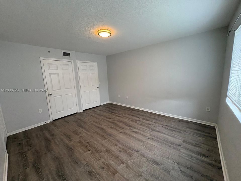En Renta: $1,950 (2 camas, 2 baños, 900 Pies cuadrados)