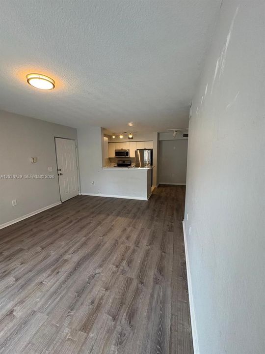 En Renta: $1,950 (2 camas, 2 baños, 900 Pies cuadrados)