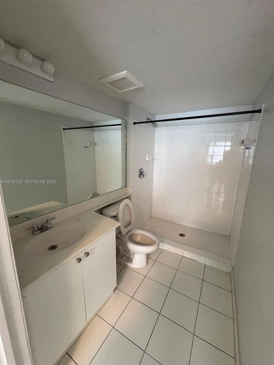 En Renta: $1,950 (2 camas, 2 baños, 900 Pies cuadrados)