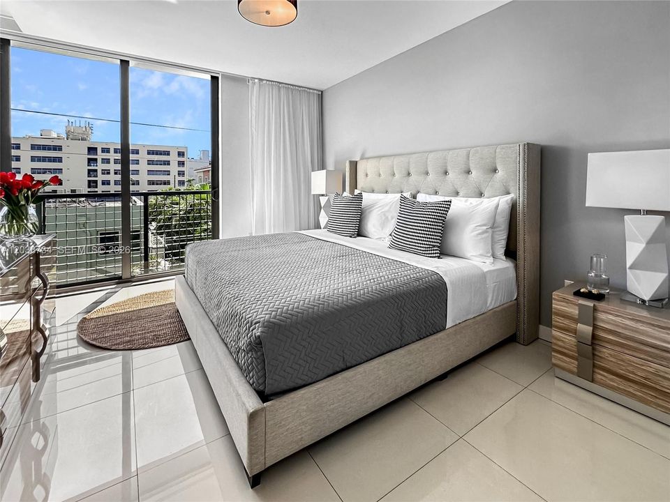 For Sale: $575,000 (2 beds, 2 baths, 1175 Square Feet)