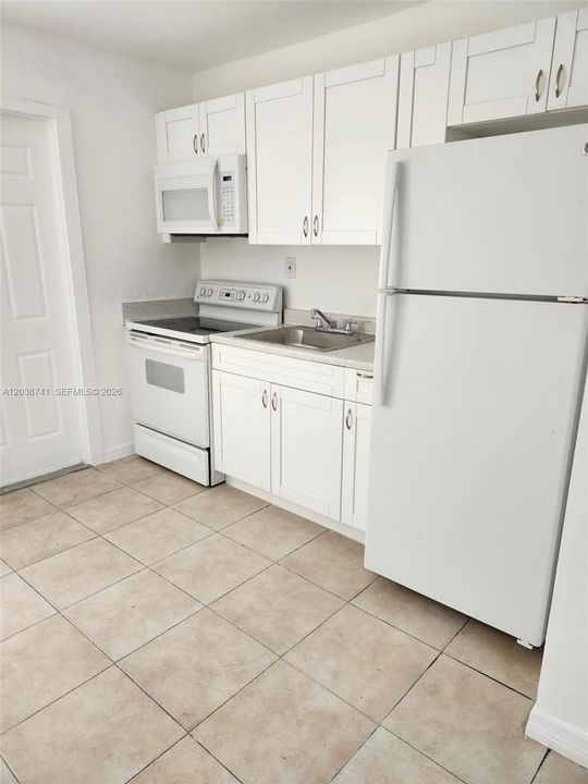 В аренду: $1,450 (2 спален, 1 ванн, 650 Квадратных фут)