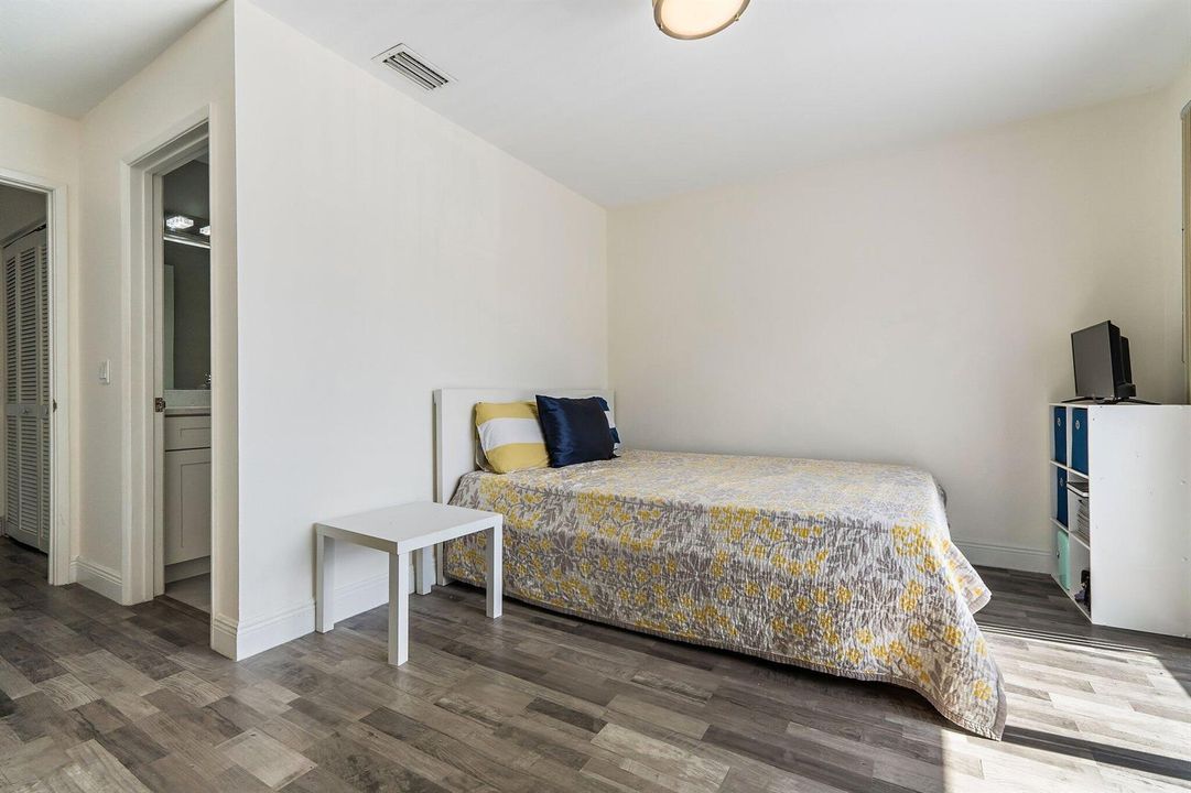 6343 Riverwalk #3