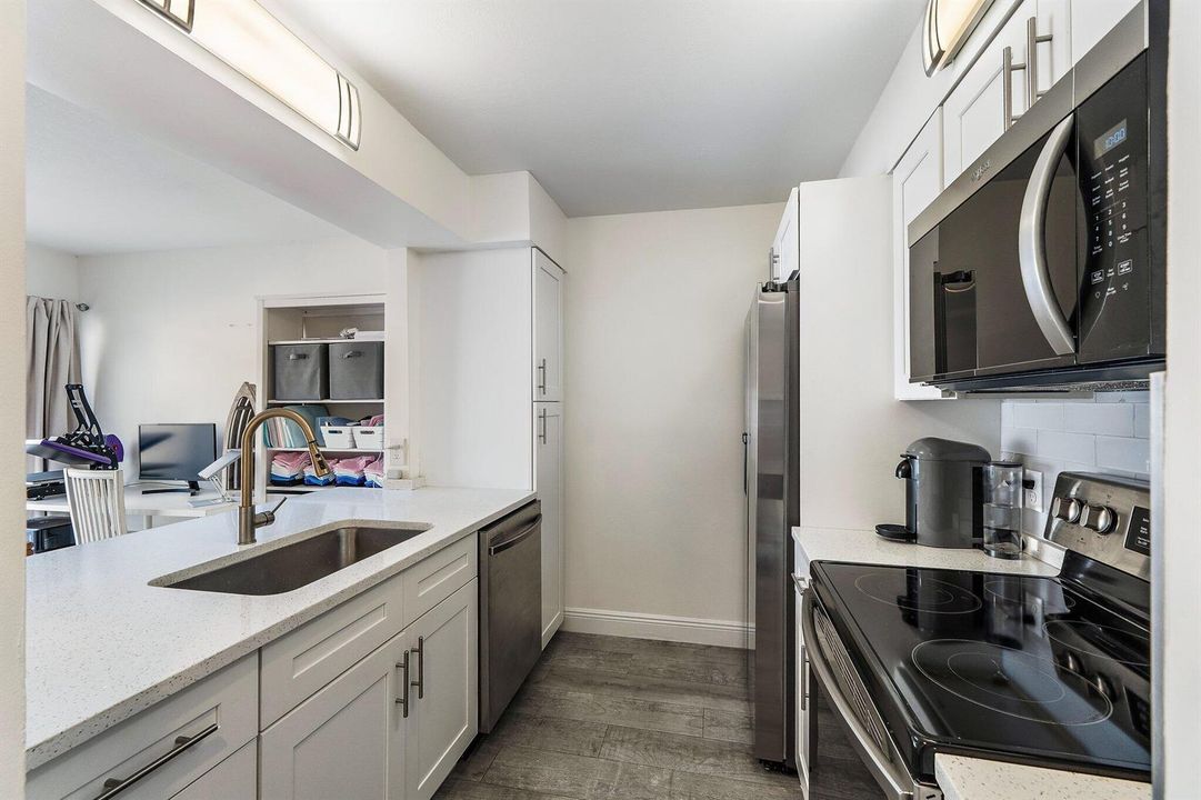 6343 Riverwalk #3