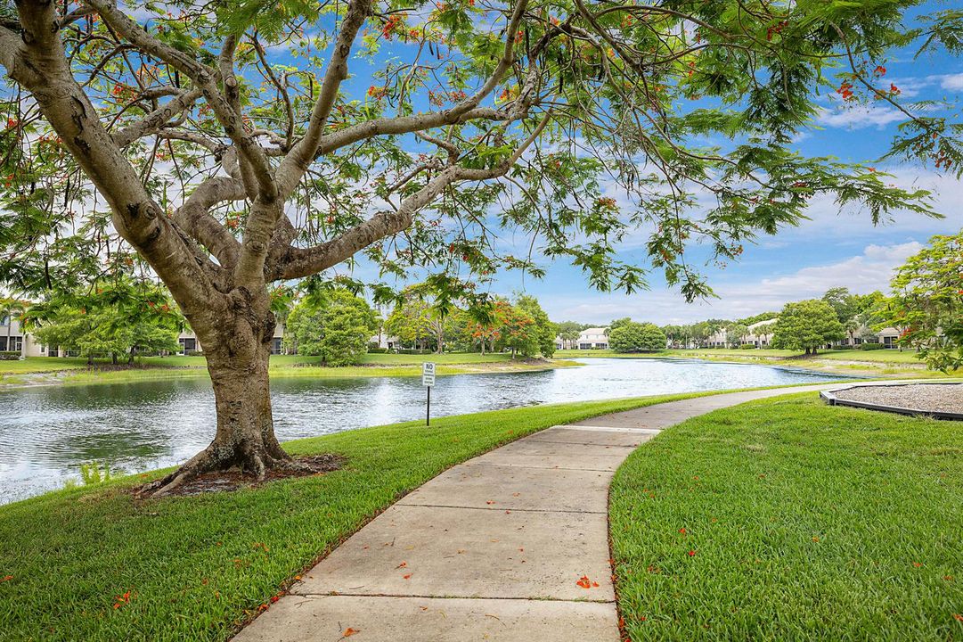 4827 Palmbrooke Circle -36