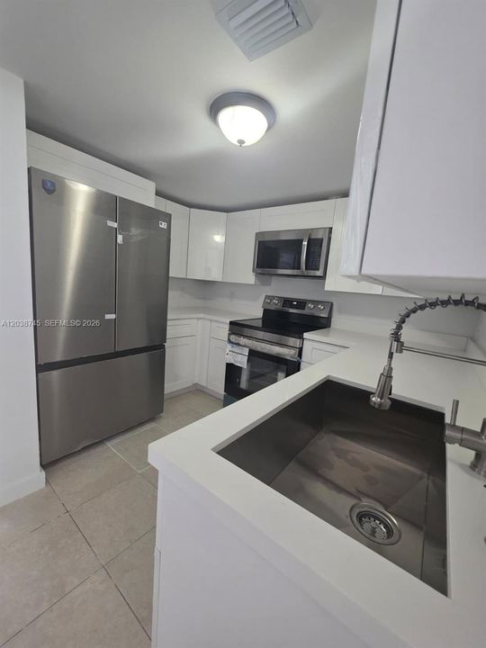 En Renta: $3,000 (3 camas, 2 baños, 1200 Pies cuadrados)