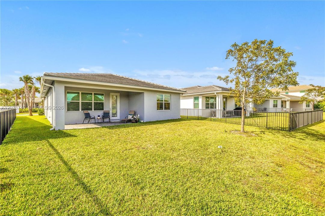For Sale: $570,000 (2 beds, 2 baths, 1590 Square Feet)
