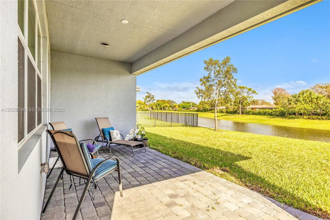 For Sale: $570,000 (2 beds, 2 baths, 1590 Square Feet)