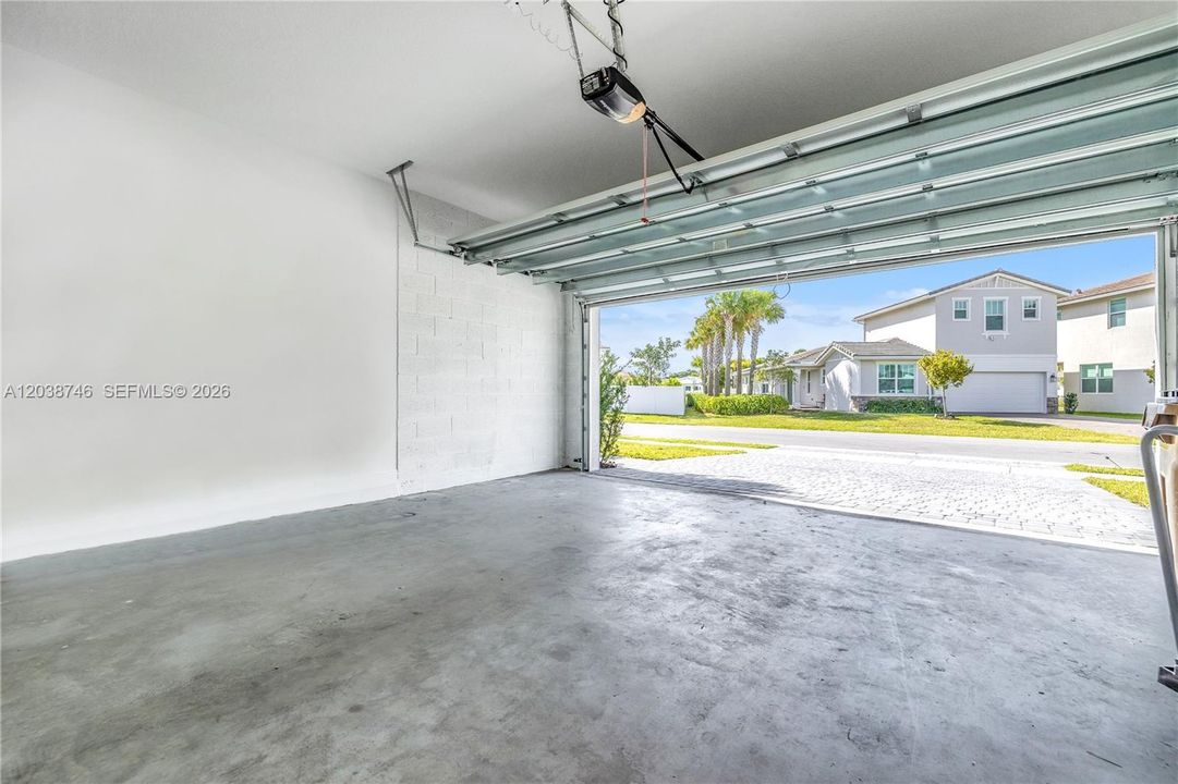 For Sale: $570,000 (2 beds, 2 baths, 1590 Square Feet)