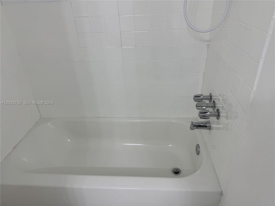 В аренду: $1,800 (2 спален, 2 ванн, 1252 Квадратных фут)