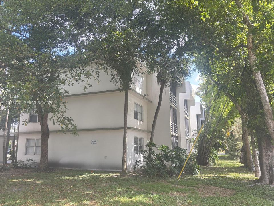В аренду: $1,800 (2 спален, 2 ванн, 1252 Квадратных фут)