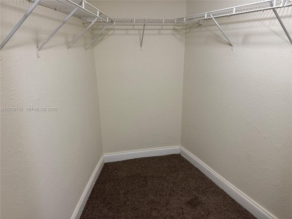 В аренду: $1,800 (2 спален, 2 ванн, 1252 Квадратных фут)