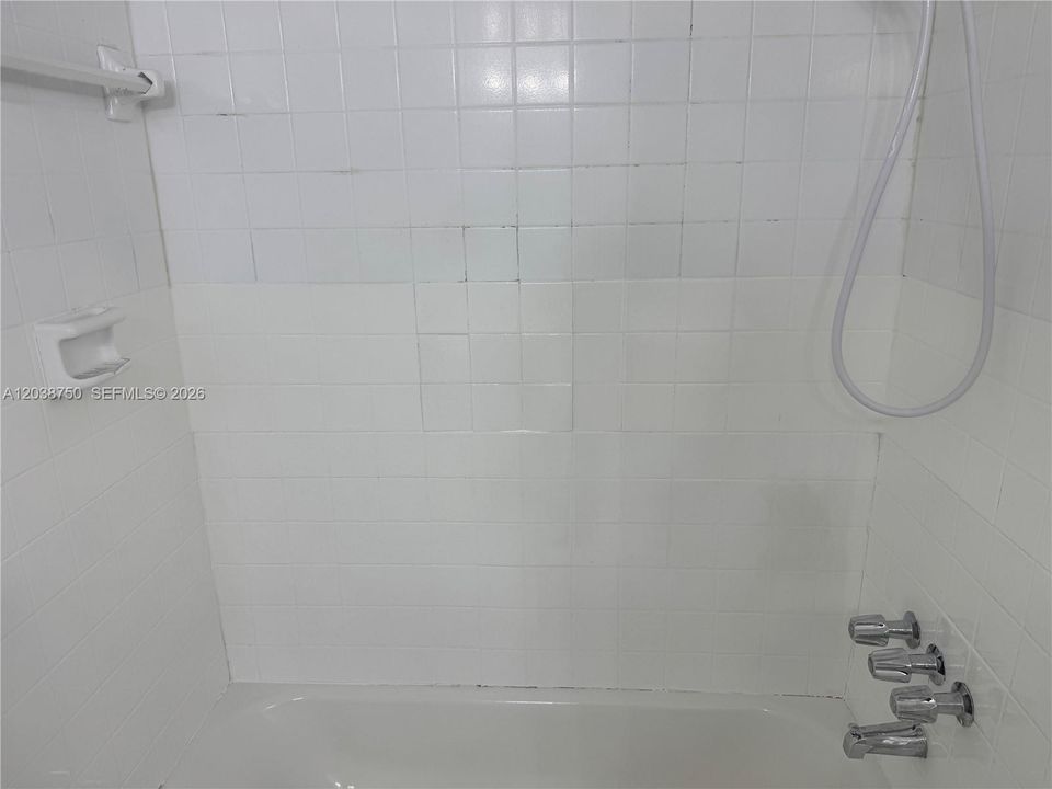 В аренду: $1,800 (2 спален, 2 ванн, 1252 Квадратных фут)