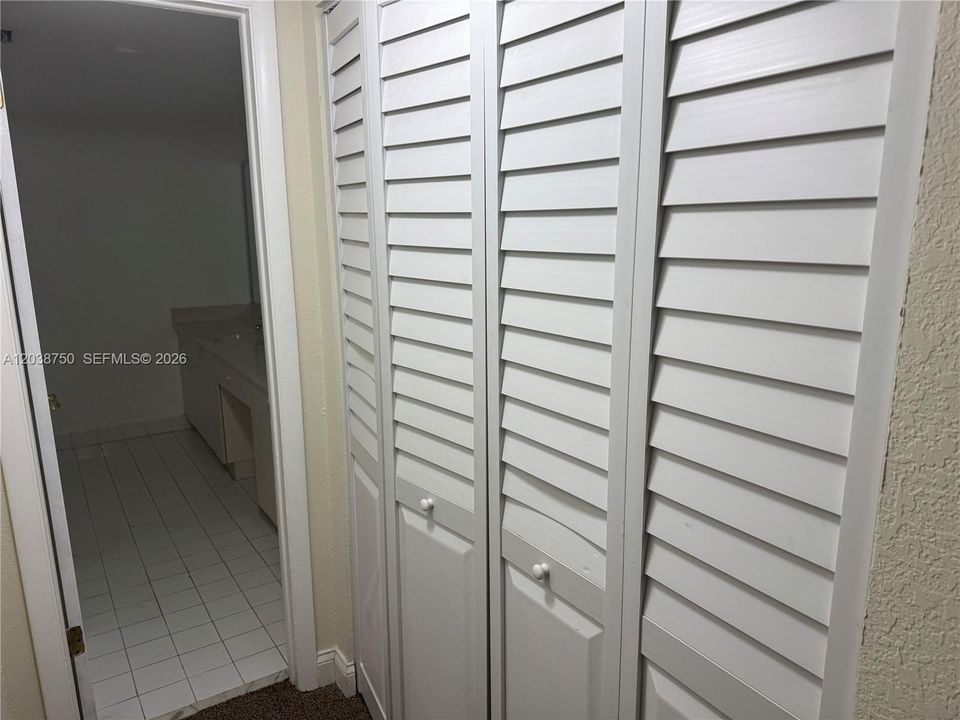 В аренду: $1,800 (2 спален, 2 ванн, 1252 Квадратных фут)