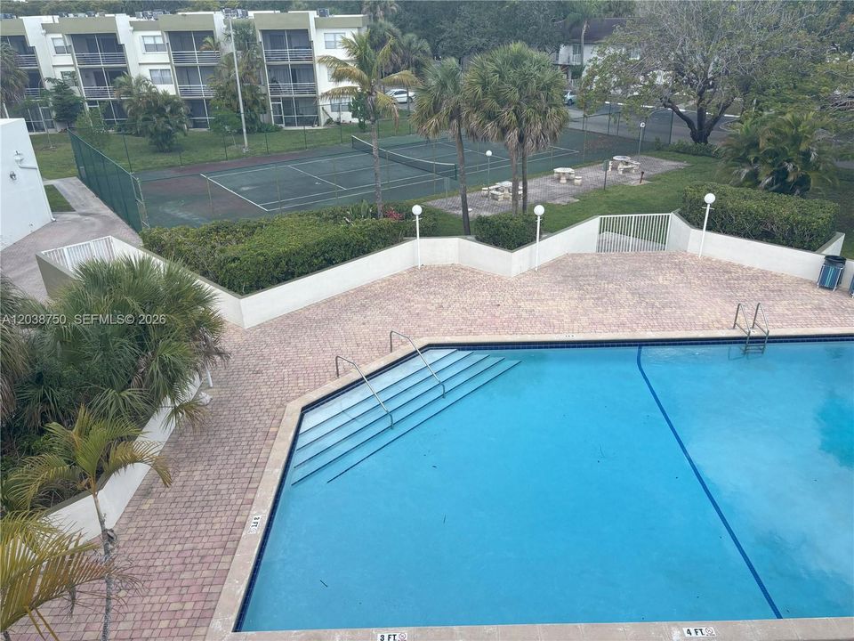 В аренду: $1,800 (2 спален, 2 ванн, 1252 Квадратных фут)