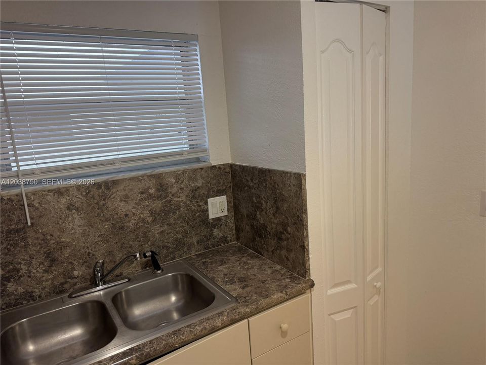 В аренду: $1,800 (2 спален, 2 ванн, 1252 Квадратных фут)