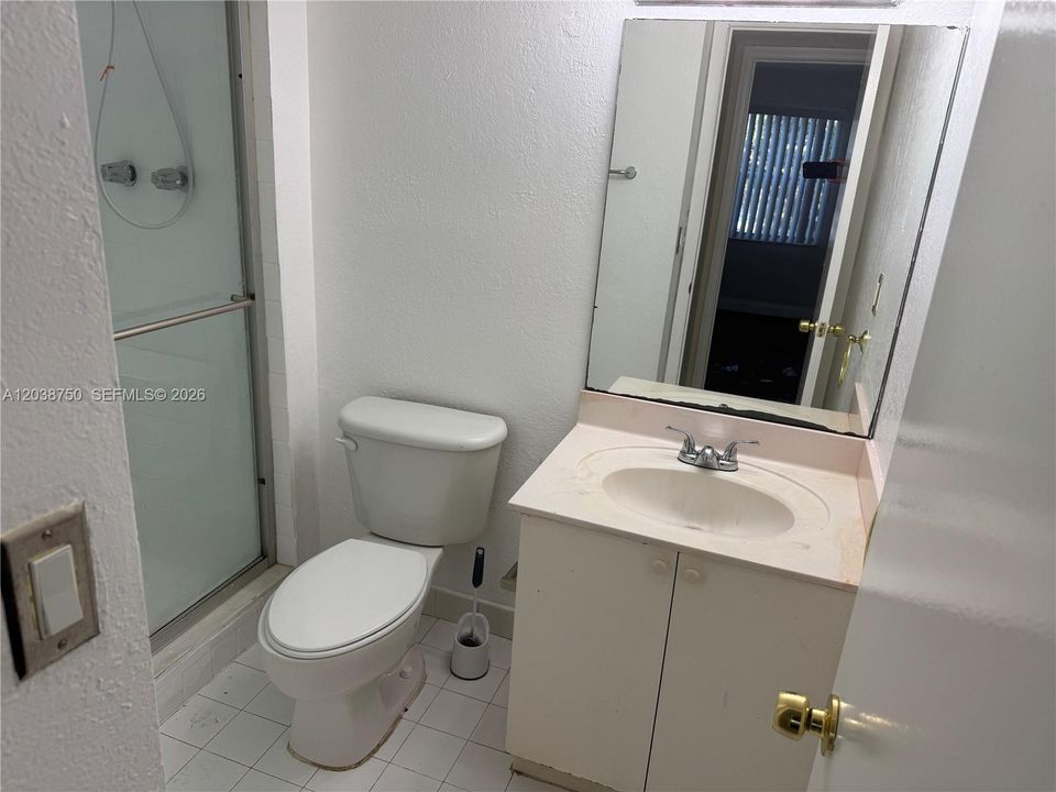 В аренду: $1,800 (2 спален, 2 ванн, 1252 Квадратных фут)