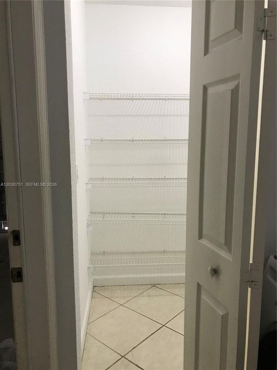 En Renta: $5,100 (4 camas, 2 baños, 2116 Pies cuadrados)