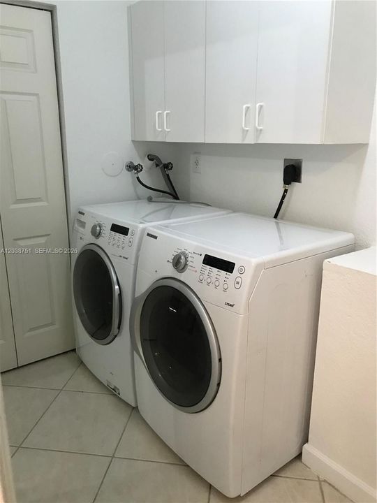 En Renta: $5,100 (4 camas, 2 baños, 2116 Pies cuadrados)