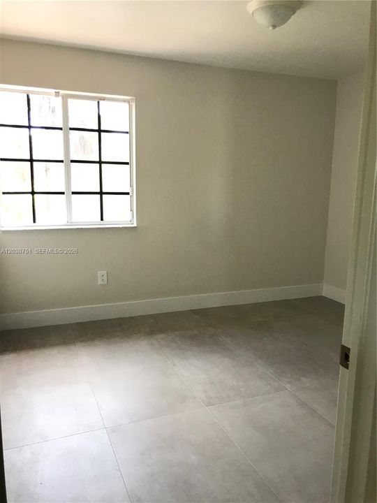 En Renta: $5,100 (4 camas, 2 baños, 2116 Pies cuadrados)