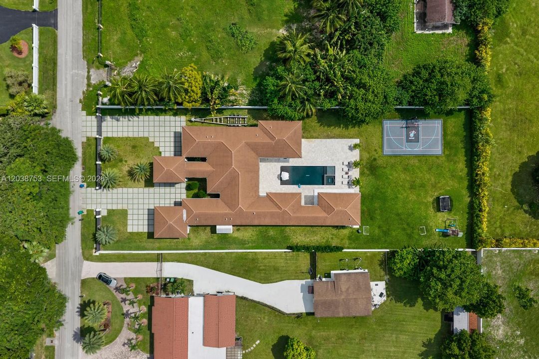 En Renta: $25,000 (6 camas, 5 baños, 4806 Pies cuadrados)