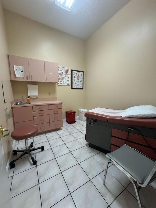 Examination room4