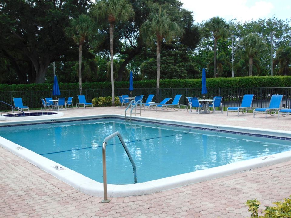CLUB HOUSE POOL
