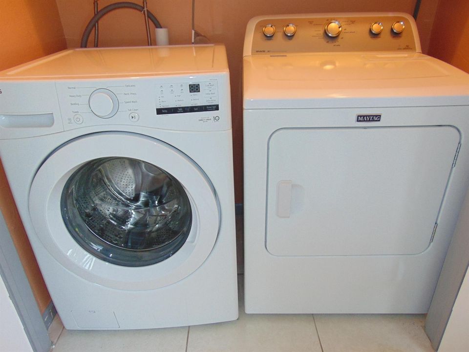 FULL SIZE WASHER DRYER