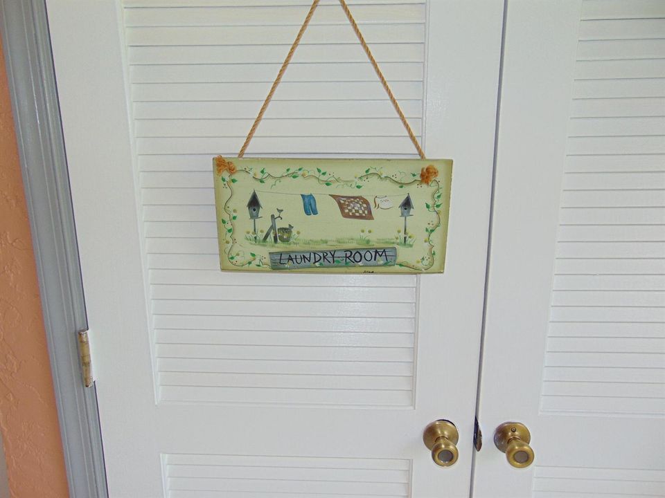 LAUNDRY CLOSET